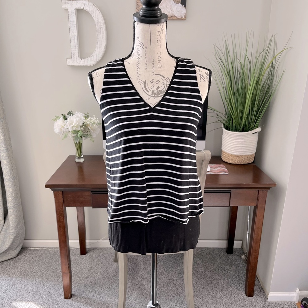 White House/Black Market Tank Top